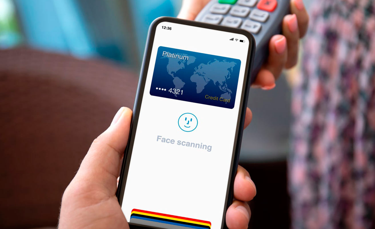 Persona utilizando Apple Pay, la nueva tendencia de pago